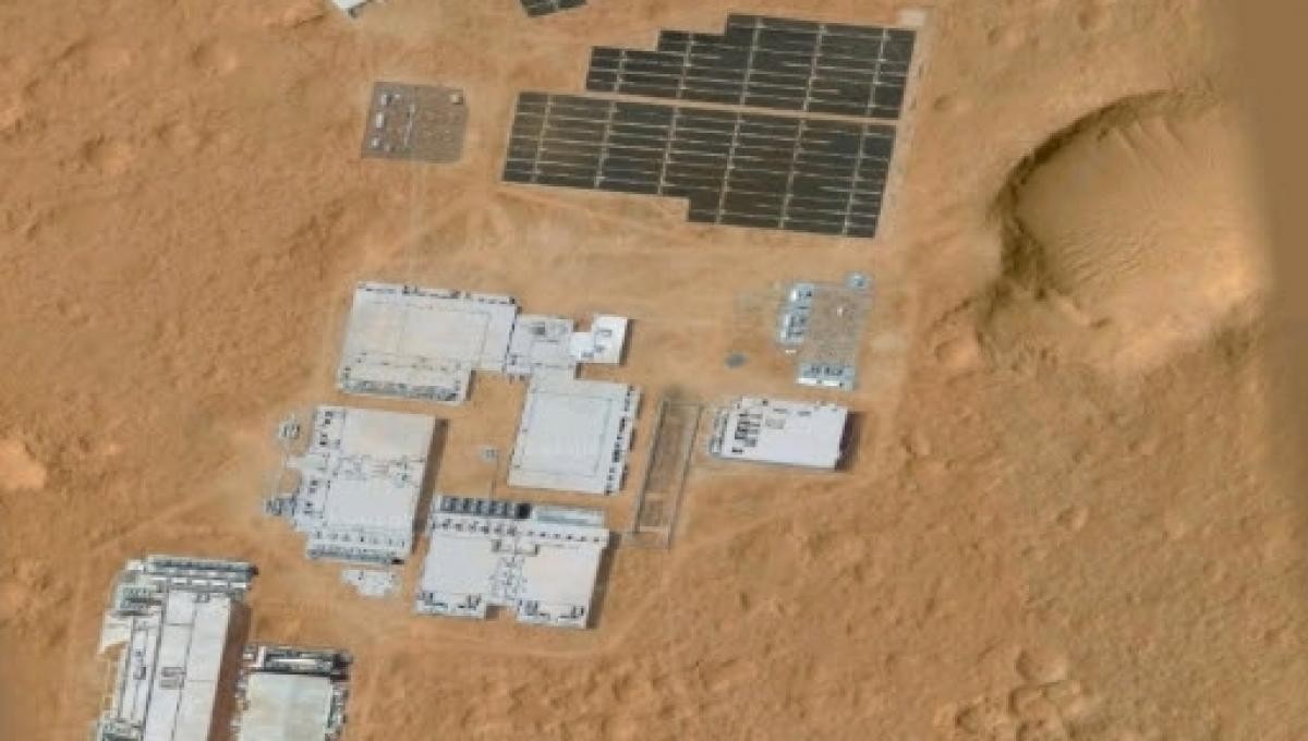 Accampamento umano su Marte visibile da Google Earth